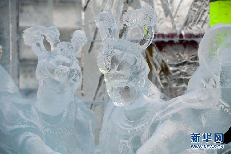 哈尔滨:精美绝伦的冰雕艺术