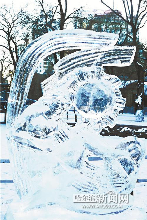 比赛为期3天,创作的35部冰雕作品将在将军墓甬道上组成"冰雕艺术长廊"